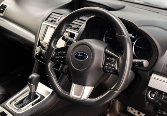 Подержанный автомобиль Subaru Levorg 2014 года (11 фото)