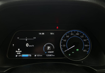 Подержанный автомобиль Nissan Leaf 2018 года (12 фото)