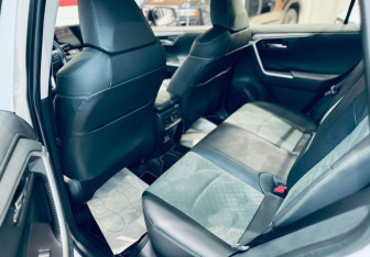 Новый Toyota RAV4 2025 (7 фото)