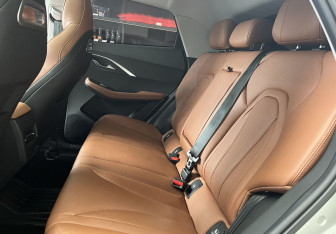Подержанный автомобиль Omoda C5 2023 года (16 фото)