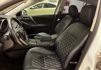 Подержанный автомобиль Mazda 3 Sedan 2012 года (13 фото)