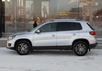 Подержанный автомобиль Volkswagen Tiguan 2012 года (8 фото)