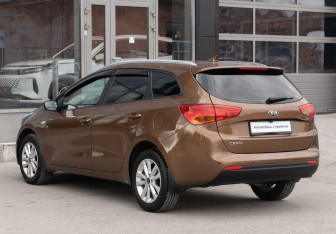Подержанный автомобиль Kia Ceed Wagon 2017 года (7 фото)