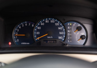 Подержанный автомобиль Toyota Allex 2002 года (12 фото)