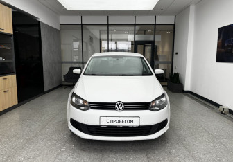Подержанный автомобиль Volkswagen Polo Sedan 2012 года (2 фото)