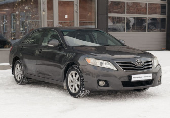 Подержанный автомобиль Toyota Camry Sedan 2011 года (3 фото)