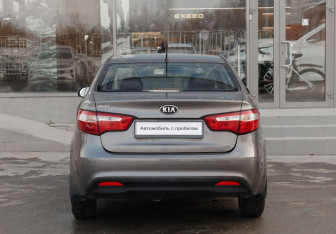Подержанный автомобиль Kia Rio Sedan 2013 года (6 фото)