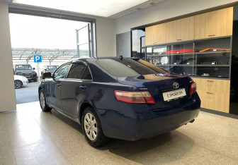 Подержанный автомобиль Toyota Camry Sedan 2007 года (7 фото)