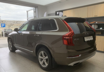 Подержанный автомобиль Volvo XC90 2017 года (6 фото)