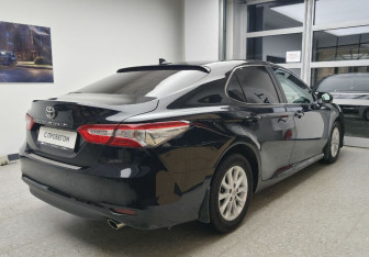 Подержанный автомобиль Toyota Camry Sedan 2021 года (5 фото)