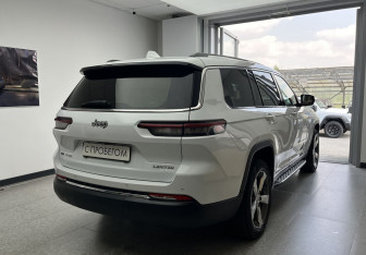 Подержанный автомобиль Jeep Grand Cherokee 2022 года (4 фото)