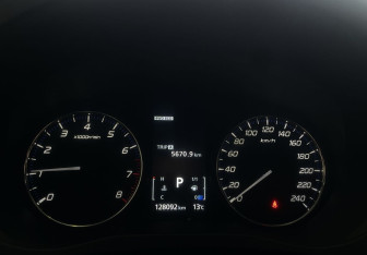 Подержанный автомобиль Mitsubishi Outlander 2017 года (12 фото)