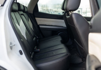 Подержанный автомобиль Mazda CX-7 2011 года (23 фото)