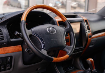 Подержанный автомобиль Lexus GX 2003 года (11 фото)