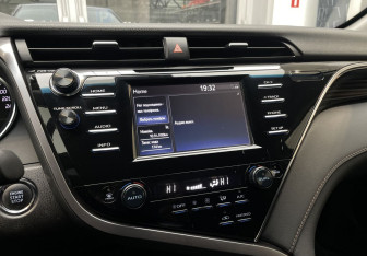 Подержанный автомобиль Toyota Camry Sedan 2019 года (16 фото)