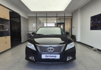 Подержанный автомобиль Toyota Camry Sedan 2013 года (2 фото)