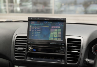 Подержанный автомобиль Subaru Legacy Sedan 2006 года (13 фото)