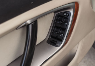 Подержанный автомобиль Subaru Legacy Wagon 2005 года (15 фото)