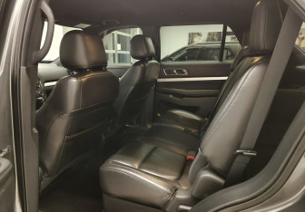 Подержанный автомобиль Ford Explorer 2017 года (13 фото)