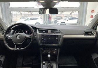 Подержанный автомобиль Volkswagen Tiguan 2020 года (11 фото)