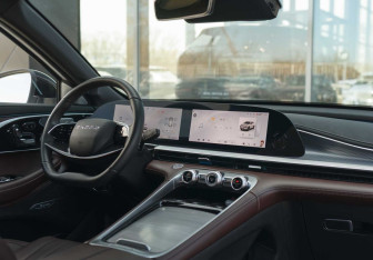Подержанный автомобиль Exeed TXL 2024 года (10 фото)