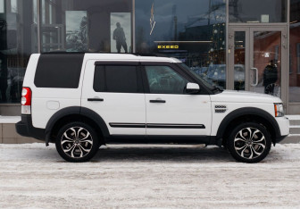 Подержанный автомобиль Land Rover Discovery 2013 года (4 фото)