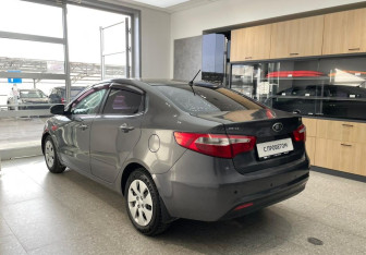 Подержанный автомобиль Kia Rio Sedan 2012 года (7 фото)
