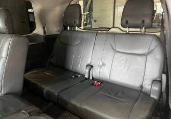 Подержанный автомобиль Lexus LX 2008 года (14 фото)