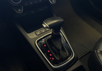 Подержанный автомобиль Kia Rio Hatchback 2021 года (13 фото)