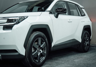 Новый Toyota RAV4 2025 (4 фото)