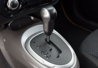 Подержанный автомобиль Nissan Juke 2011 года (15 фото)