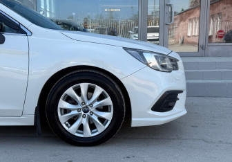 Подержанный автомобиль Subaru Legacy Sedan 2018 года (9 фото)