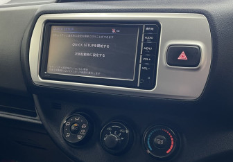 Подержанный автомобиль Toyota Vitz 2015 года (13 фото)