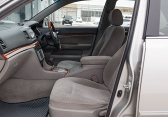 Подержанный автомобиль Toyota Mark II Sedan 2002 года (19 фото)