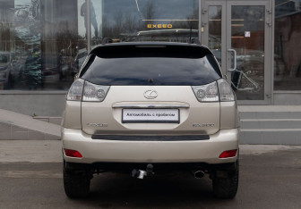 Подержанный автомобиль Lexus RX 2005 года (6 фото)