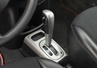 Подержанный автомобиль Nissan Note 2013 года (15 фото)