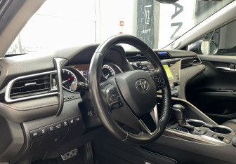 Подержанный автомобиль Toyota Camry Sedan 2019 года (7 фото)
