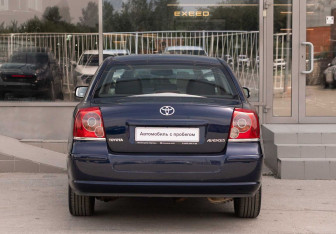Подержанный автомобиль Toyota Avensis Sedan 2007 года (6 фото)