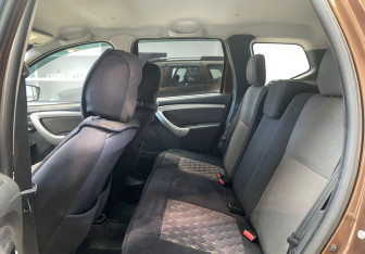 Подержанный автомобиль Renault Duster 2013 года (8 фото)