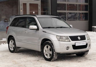 Подержанный автомобиль Suzuki Grand Vitara 2010 года (3 фото)