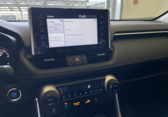 Подержанный автомобиль Toyota RAV4 2021 года (14 фото)