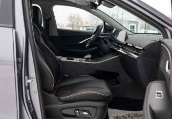 Подержанный автомобиль Omoda C5 2023 года (21 фото)