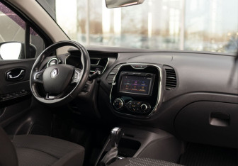 Подержанный автомобиль Renault Kaptur 2017 года (10 фото)