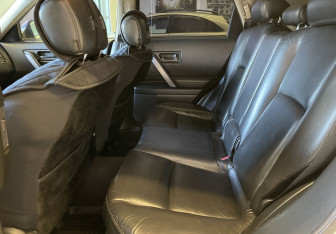 Подержанный автомобиль Infiniti FX 2003 года (9 фото)