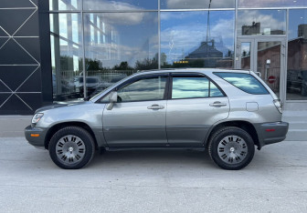 Подержанный автомобиль Lexus RX 2001 года (5 фото)