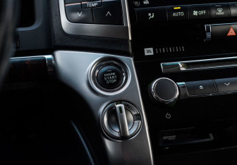 Подержанный автомобиль Toyota Land Cruiser Suv 2012 года (27 фото)