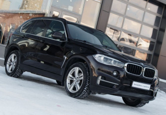 Подержанный автомобиль BMW X5 2017 года (12 фото)