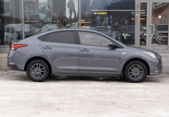 Подержанный автомобиль Hyundai Solaris Sedan 2021 года (4 фото)