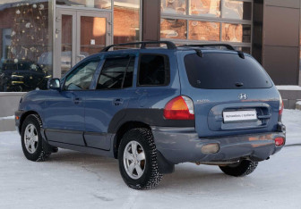 Подержанный автомобиль Hyundai Santa Fe 2002 года (7 фото)