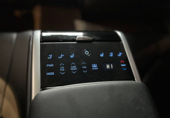 Подержанный автомобиль Toyota Camry Sedan 2021 года (15 фото)